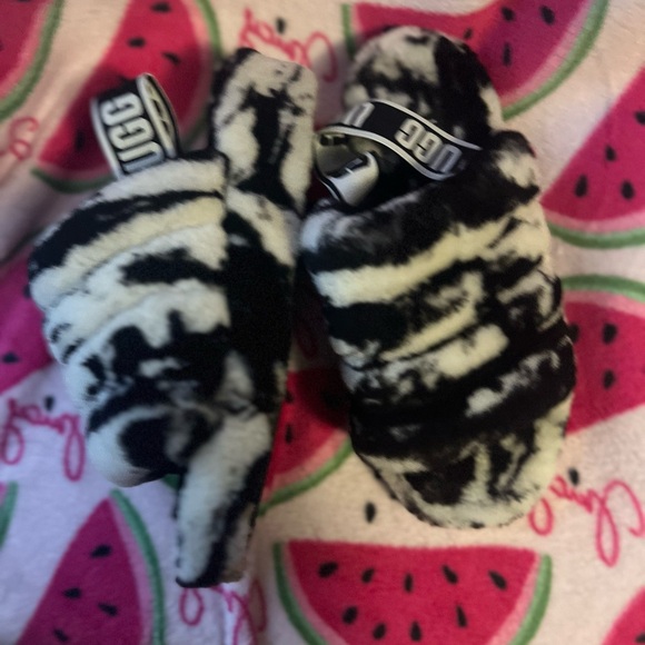 UGG PLATFORM SLIPPERS BLACK WHITE SIZE 7W - Picture 3 of 4